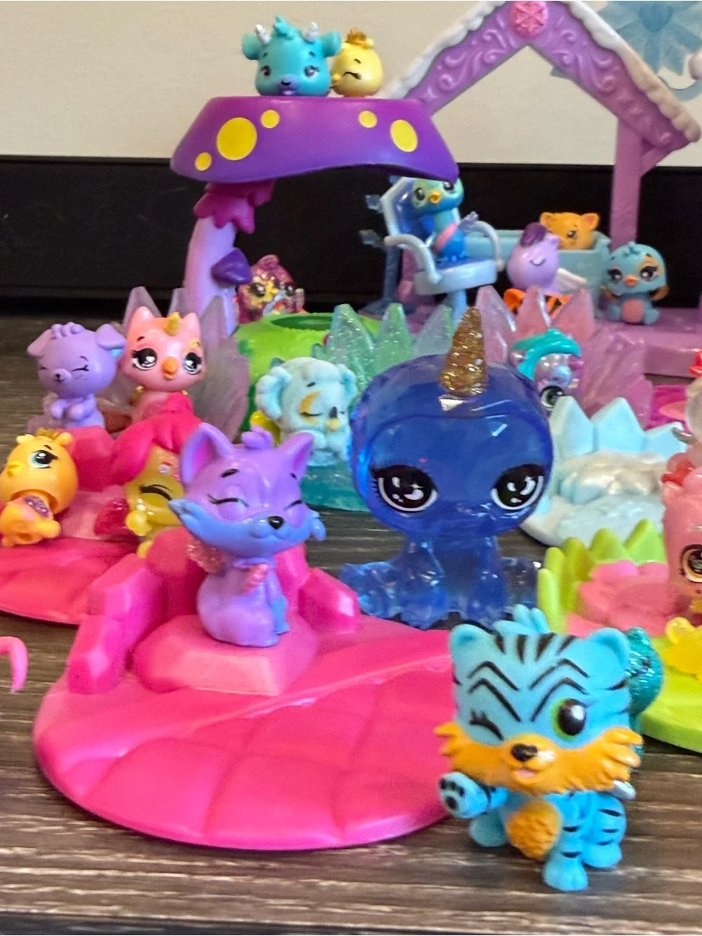 Hatchimals hug lot winter set beds spinners many animals lot
